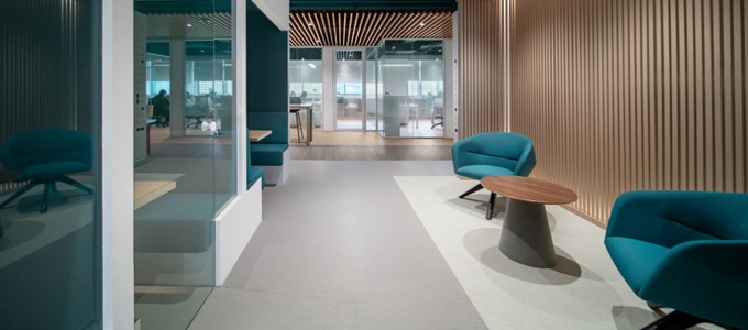 przestrzeń coworkingowa w centrum biznesowym